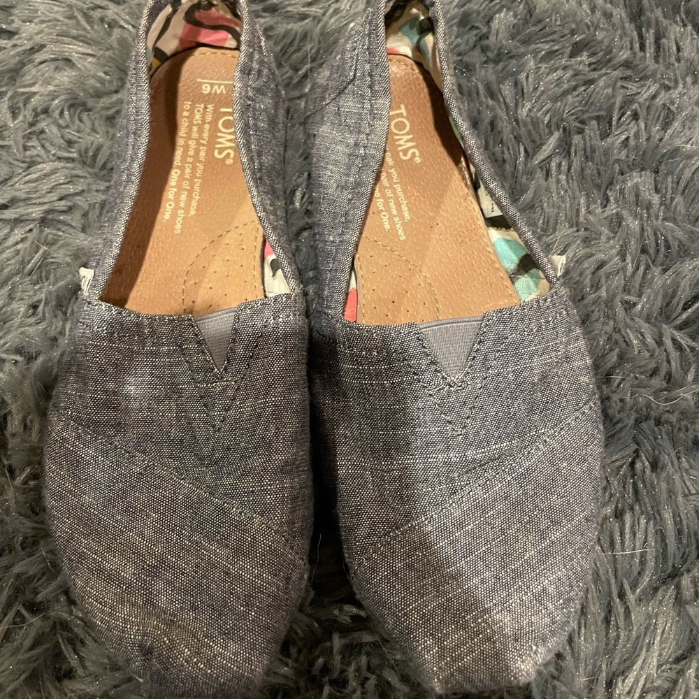 Toms blue flats